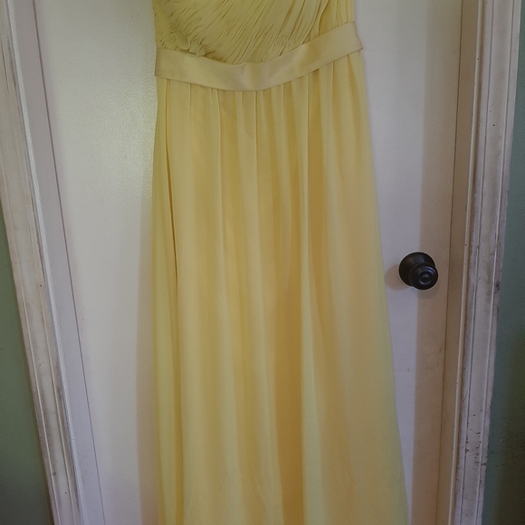 Beautiful yellow flowey prom dress or bridesmaid - Picture 3 of 3